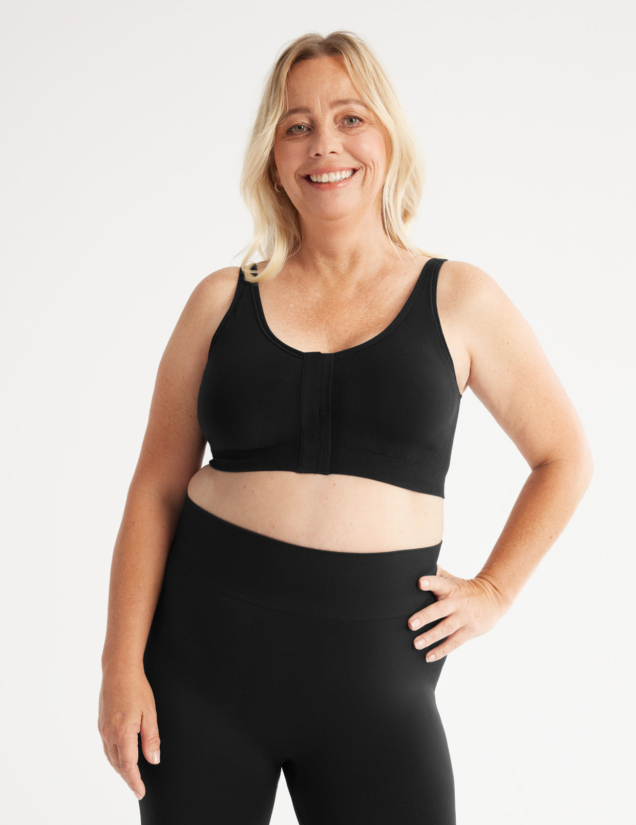 Kimberly is a customer and wears a Knix size L | Black