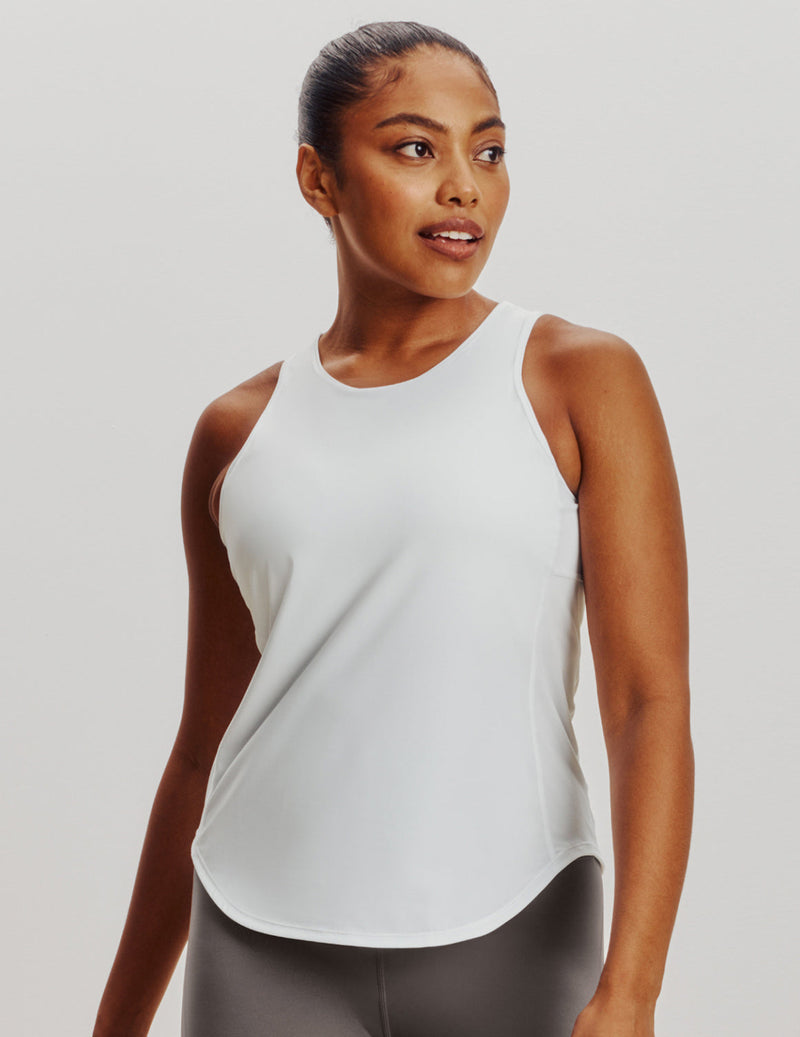 Cassaerea is a 34G and wears a Knix size M | White