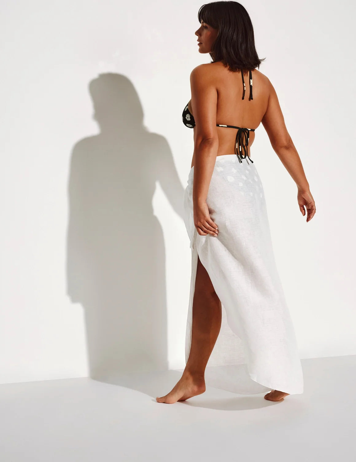 Maya has 43” hips and wears a Knix size M/L | Ivory