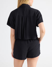 Isabelle is a 34DD, has 40