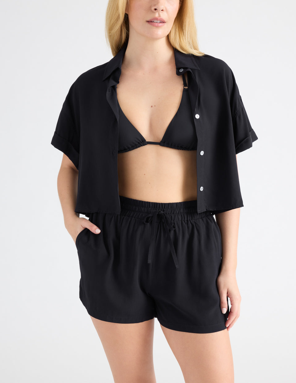 Isabelle is a 34DD, has 40