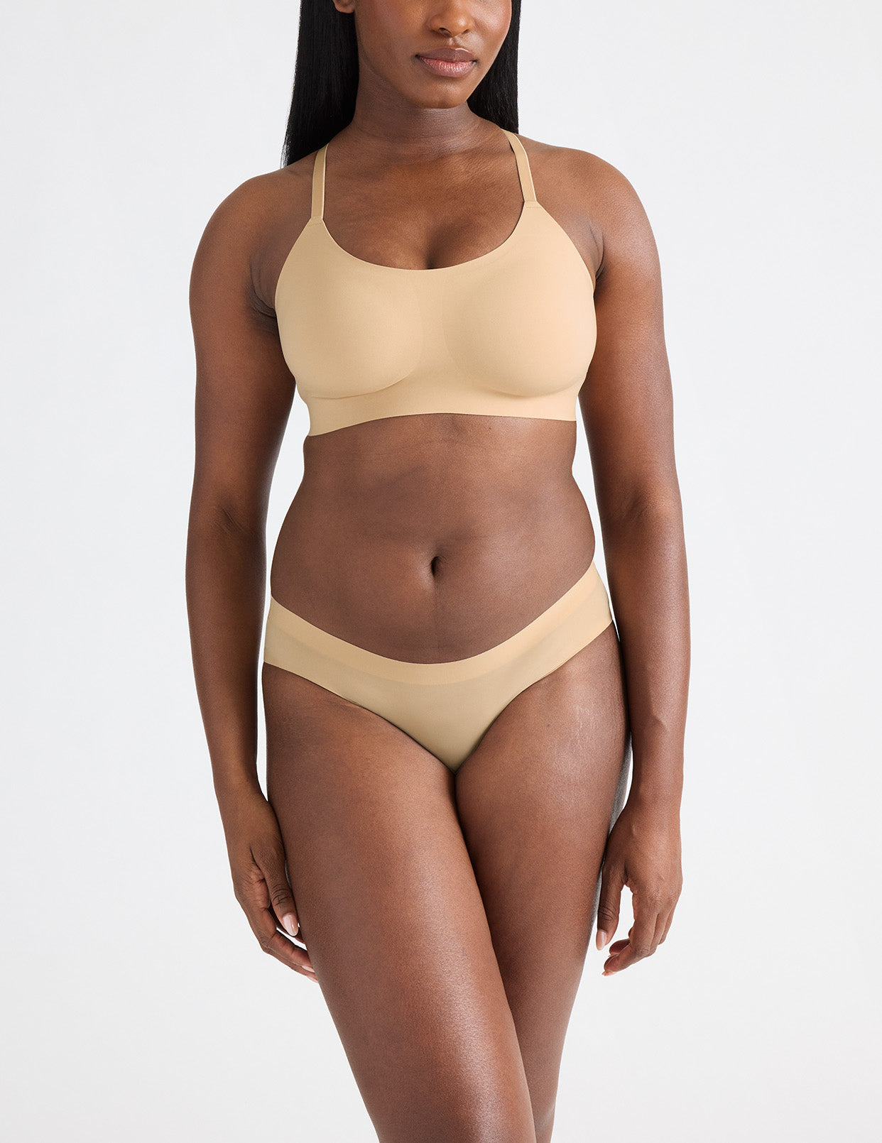 Tamiah is a 34D and wearing KNIX M+ | Warm Sand