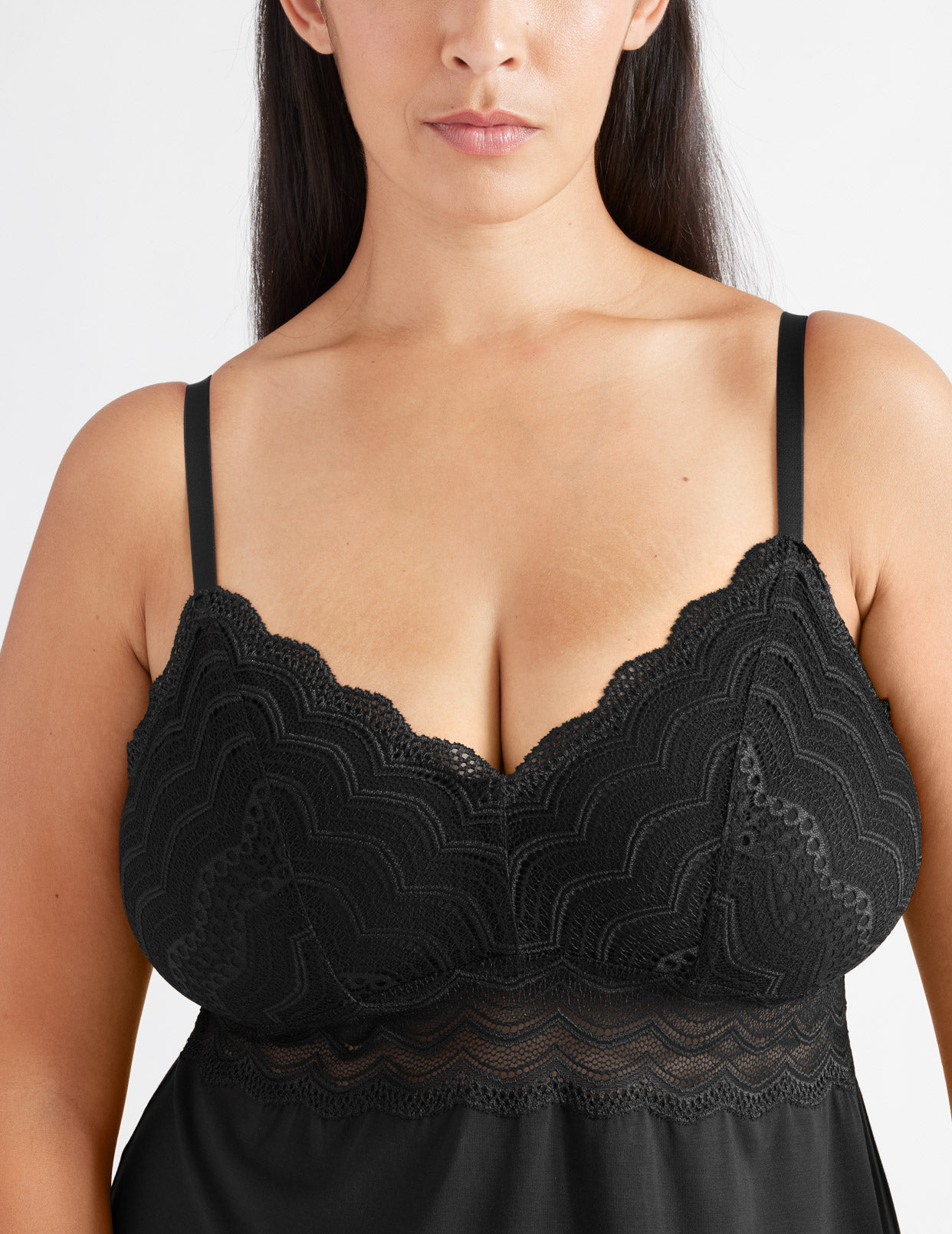 Jessie is a 38G and is wearing a Knix size XL | Black
