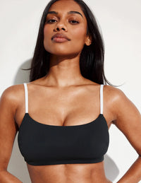 Jay is a 30E wearing KNIX S+  | Black/White