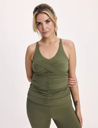 Sarah (Birds Papaya) is wearing KNIX M | Olive