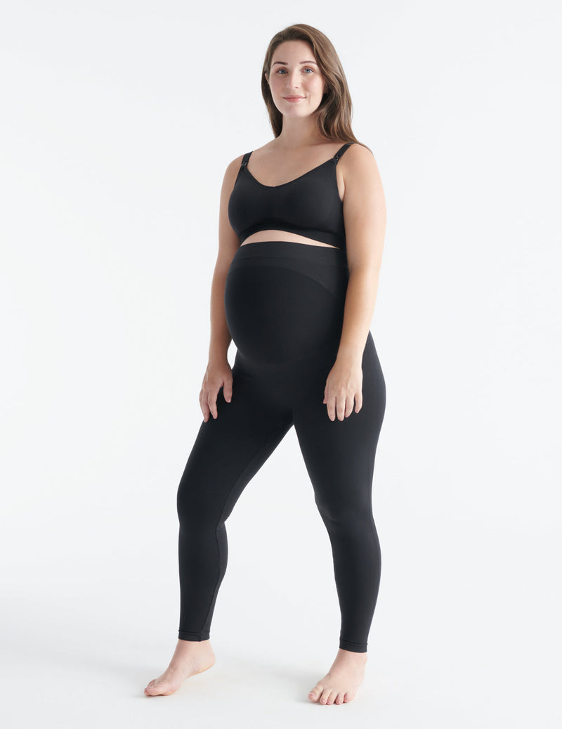 Ashleigh wears a size L | Black