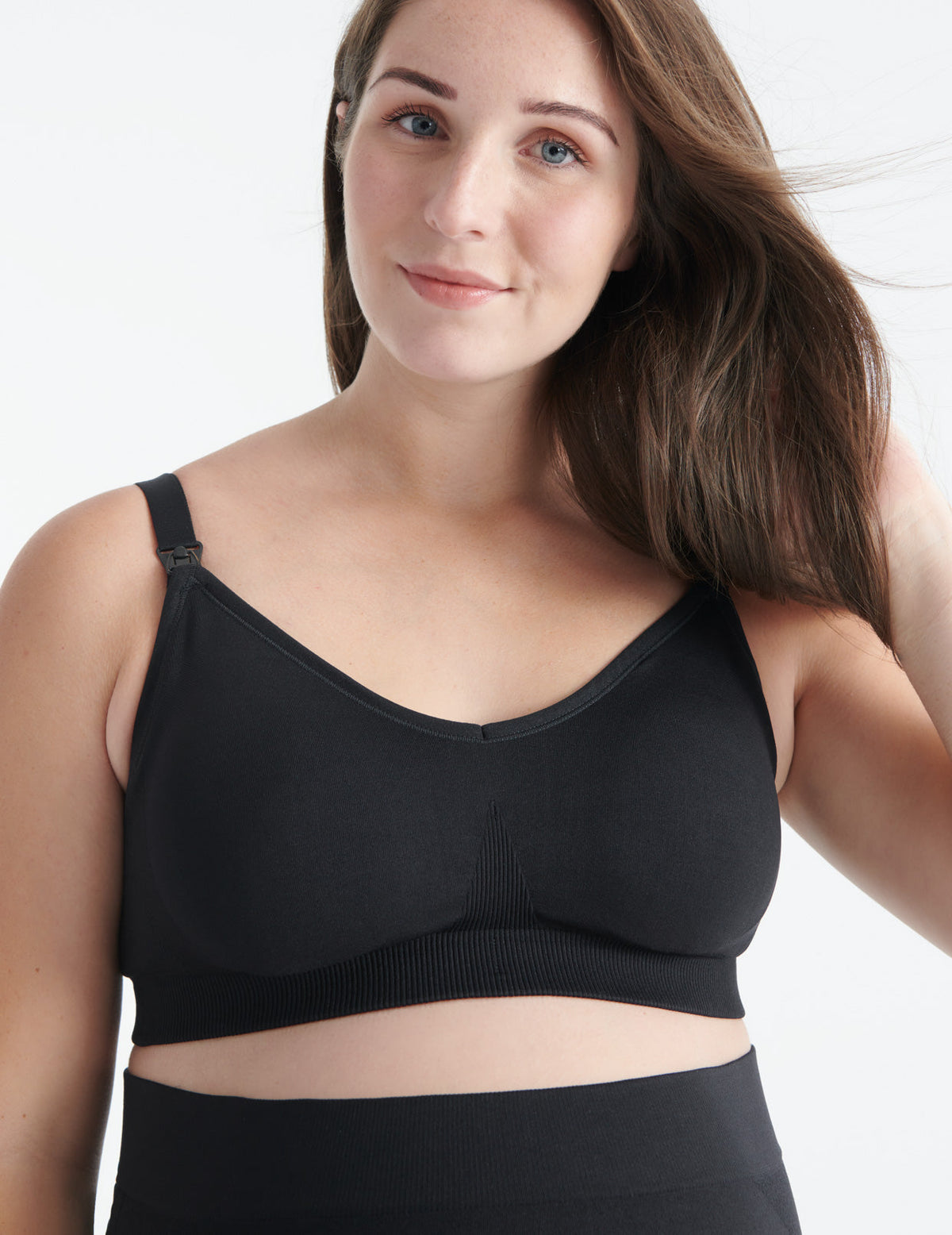 Ashleigh is a 34B and wears a Knix size M  | Black