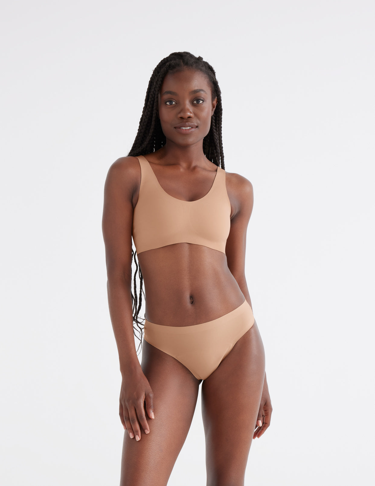 Abigail is a 32B and wears a Knix size S | Cavassa