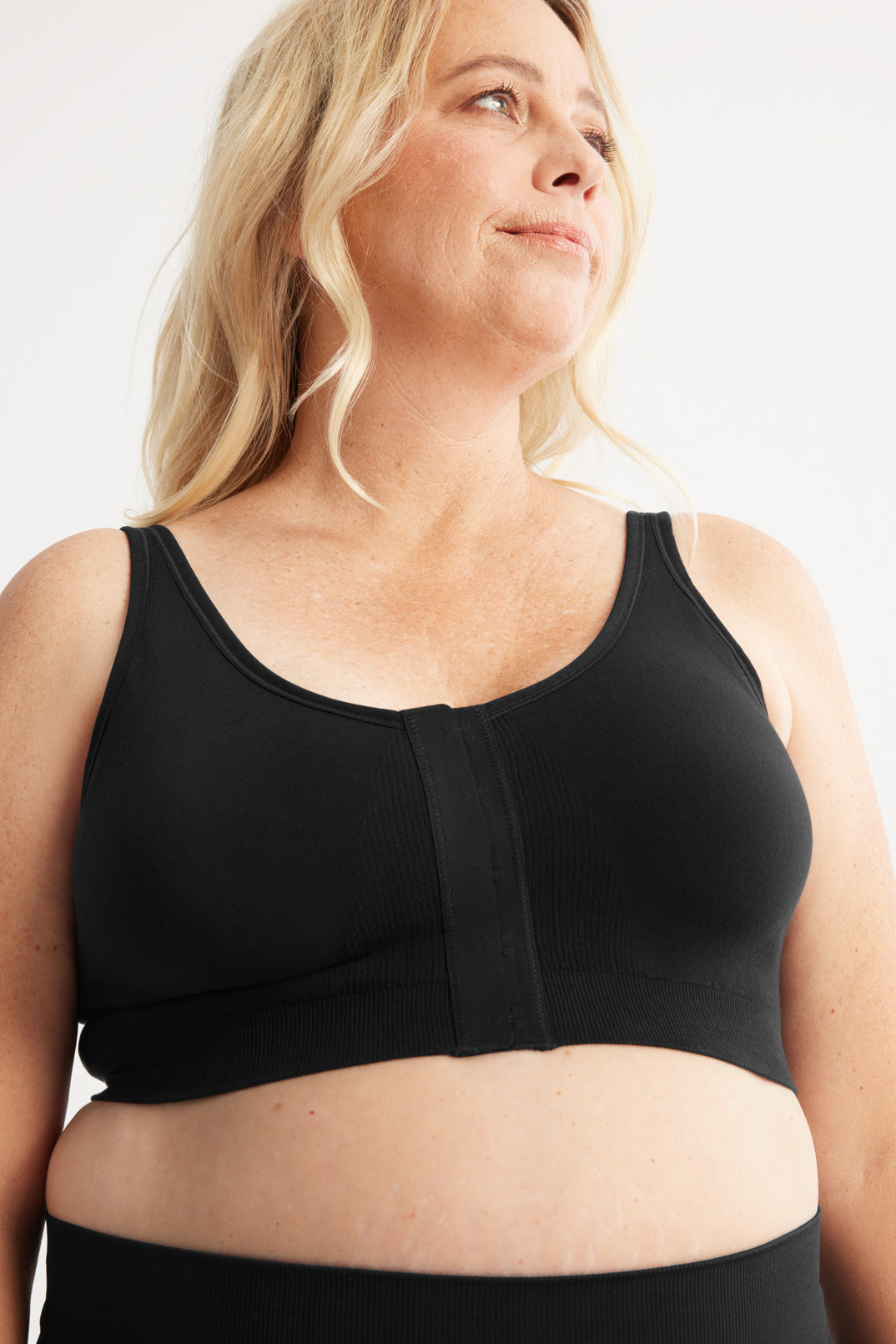Kimberly is a customer and wears a Knix size L | Black