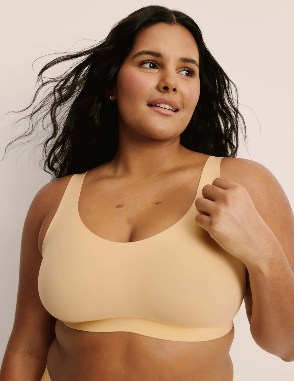 Adiya is a 36C and wears a KNIX L | Buttercup