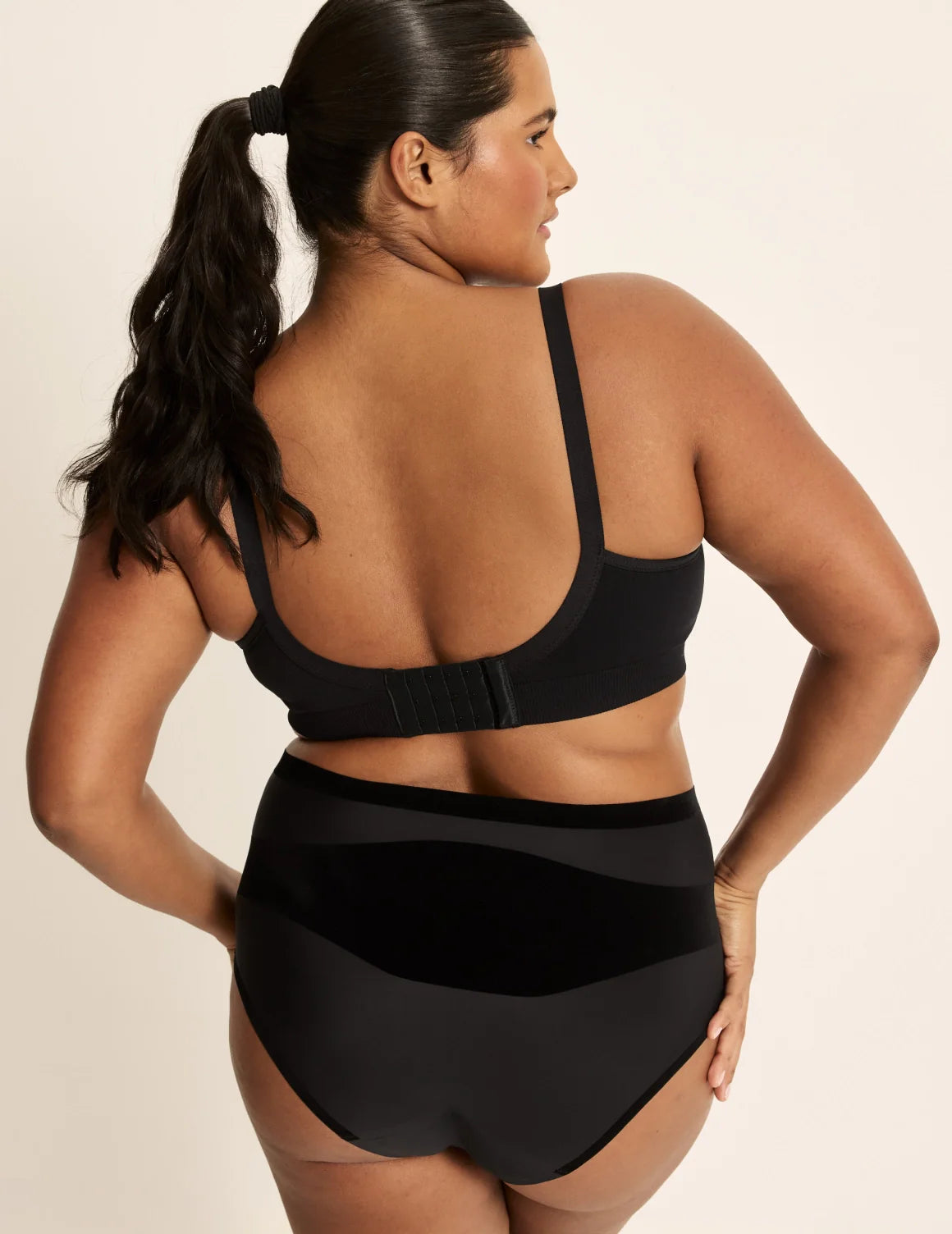 Adiya is a 36C and wearing KNIX L | Black