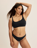 Binta has 44” hips wearing KNIX L | Black