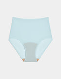 Orlane has 40” hips and wearing KNIX M | Blue Light