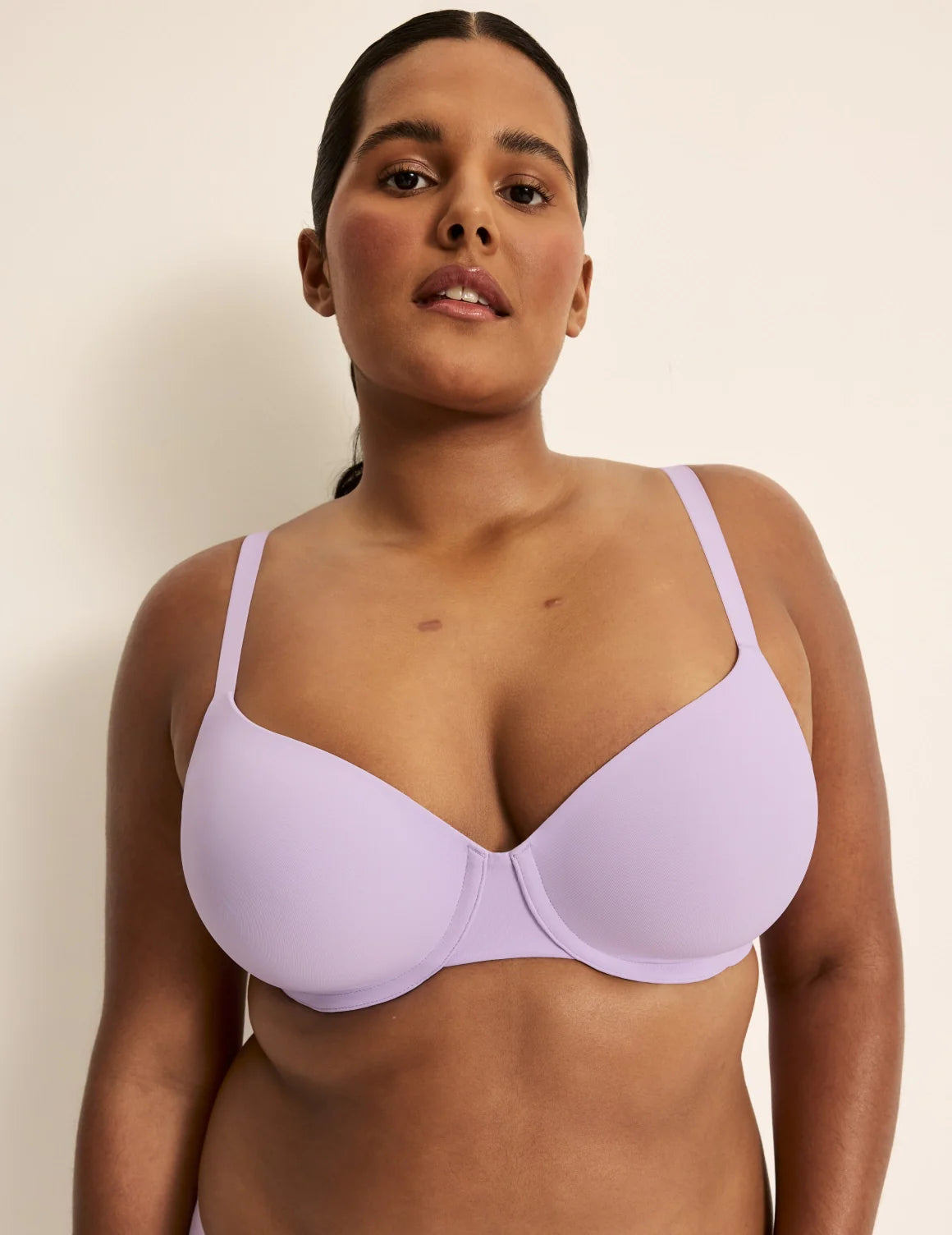 Adiya is wearing a 36C | Lilac