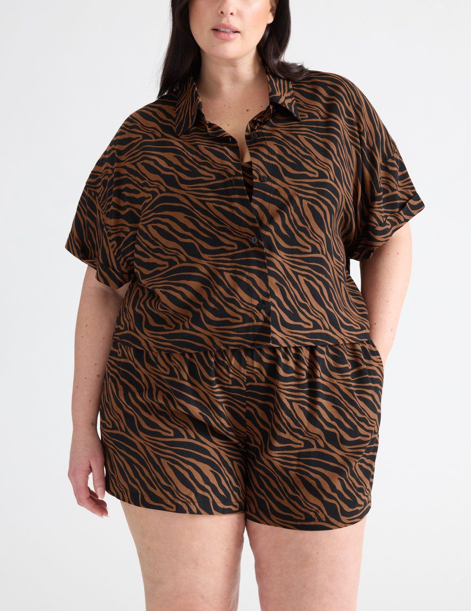 Gabrielle is a 38E and wears a Knix size XL | Feline