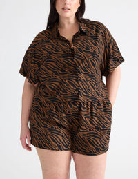 Gabrielle is a 38E and wears a Knix size XL | Feline