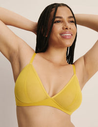 Abigail is a 34DD and is wearing a Knix size M+  | Honey