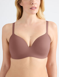Isabelle is wearing a 34DD  | Sola