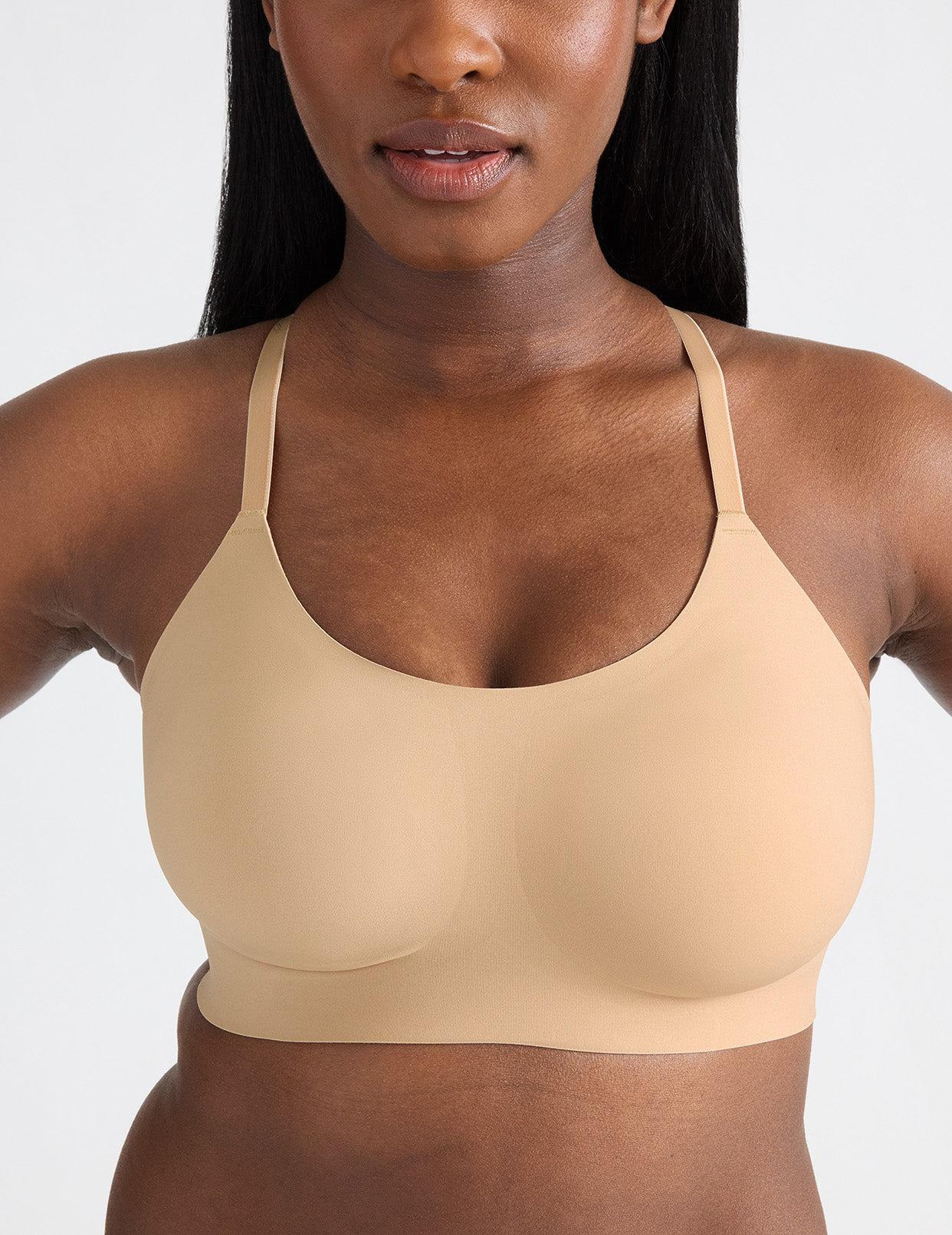 Tamiah is a 34D and wearing KNIX M+ | Warm Sand