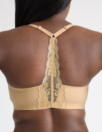 Tamiah is a 34D and wearing KNIX M+ | Warm Sand