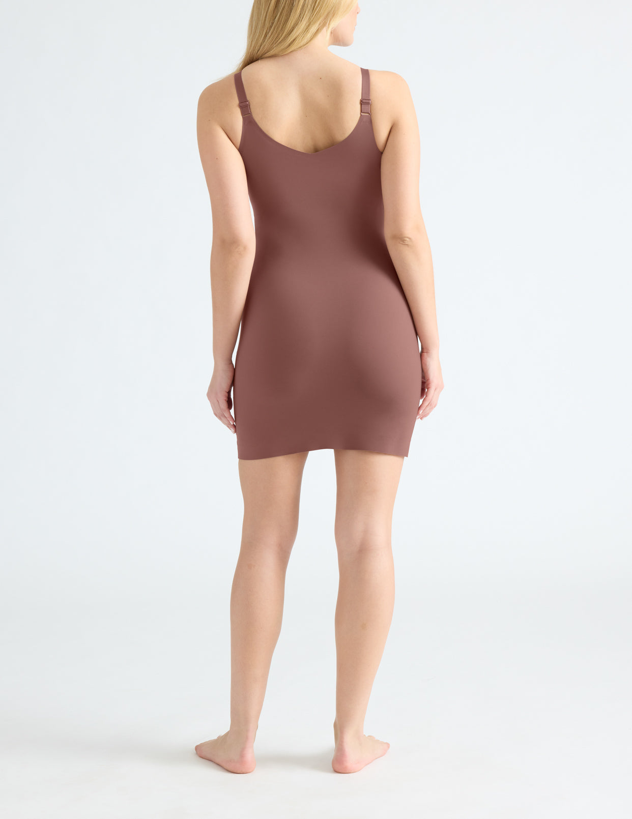 Isabelle is a 34DD, has 40