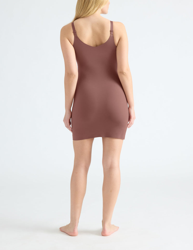 Isabelle is a 34DD, has 40