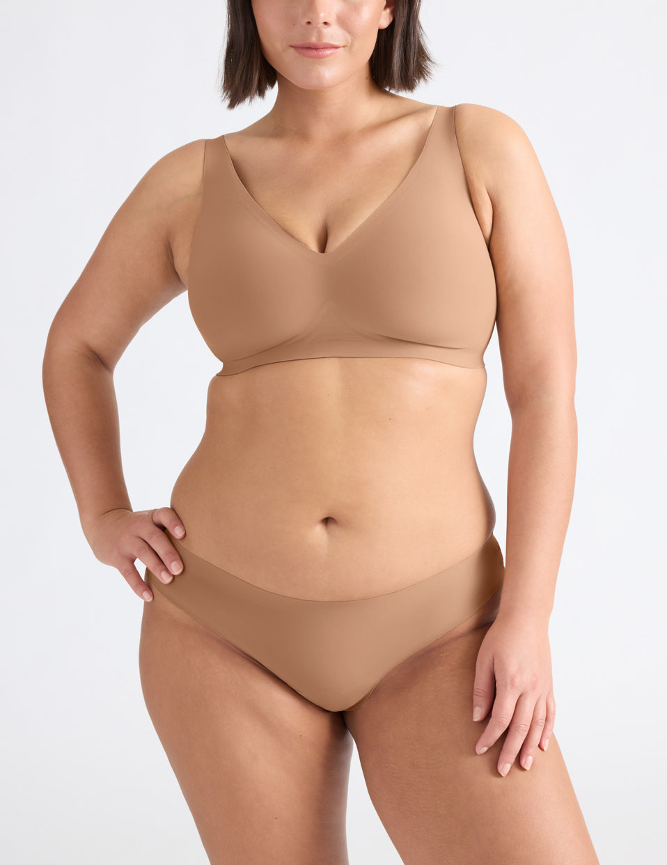 Maya is a 34F and wears a Knix size M++  | Cavassa
