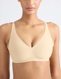 Tsanna is a 32C and wears a Knix size S  | Dune