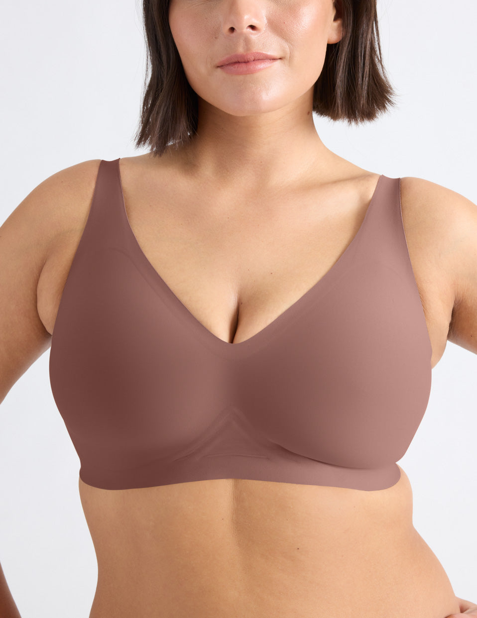 Maya is a 34F and wears a Knix size M++ | Sola