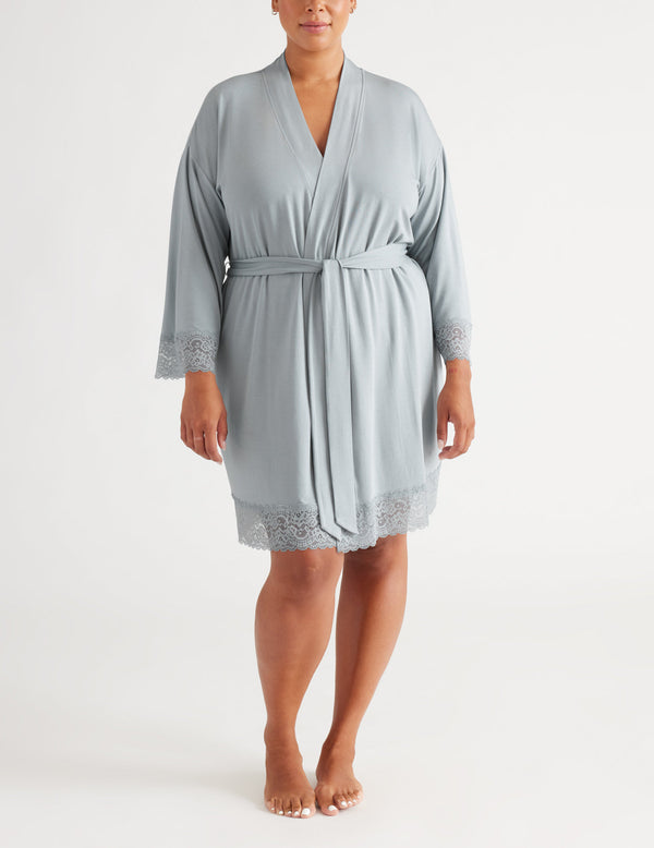 Candice is a 40DD, has 50.5