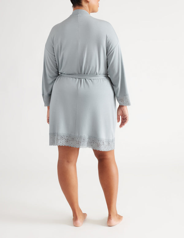 Candice is a 40DD, has 50.5