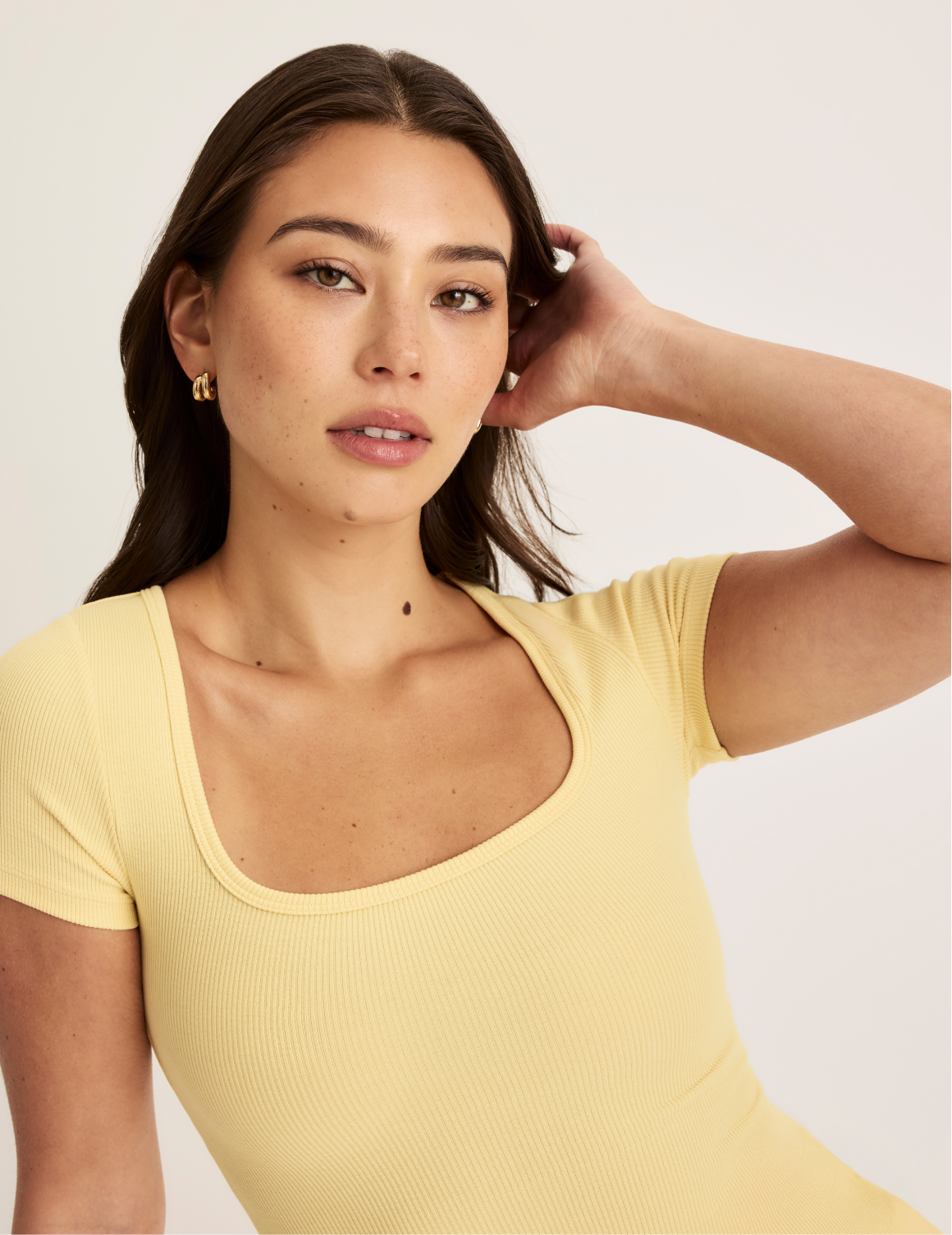 Alexandra is wearing KNIX S | Buttercup