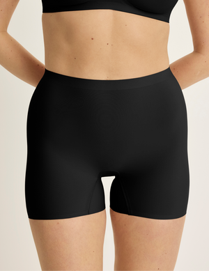 Front view of model wearing the Shortie Thigh Saver® 4”, highlighting the coverage and smooth fit