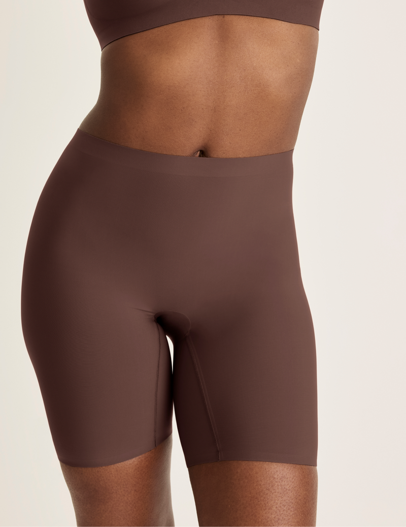 Orlane is wearing KNIX S | Sable