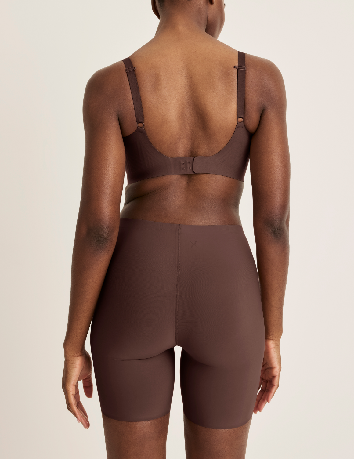 Orlane is wearing KNIX S | Sable