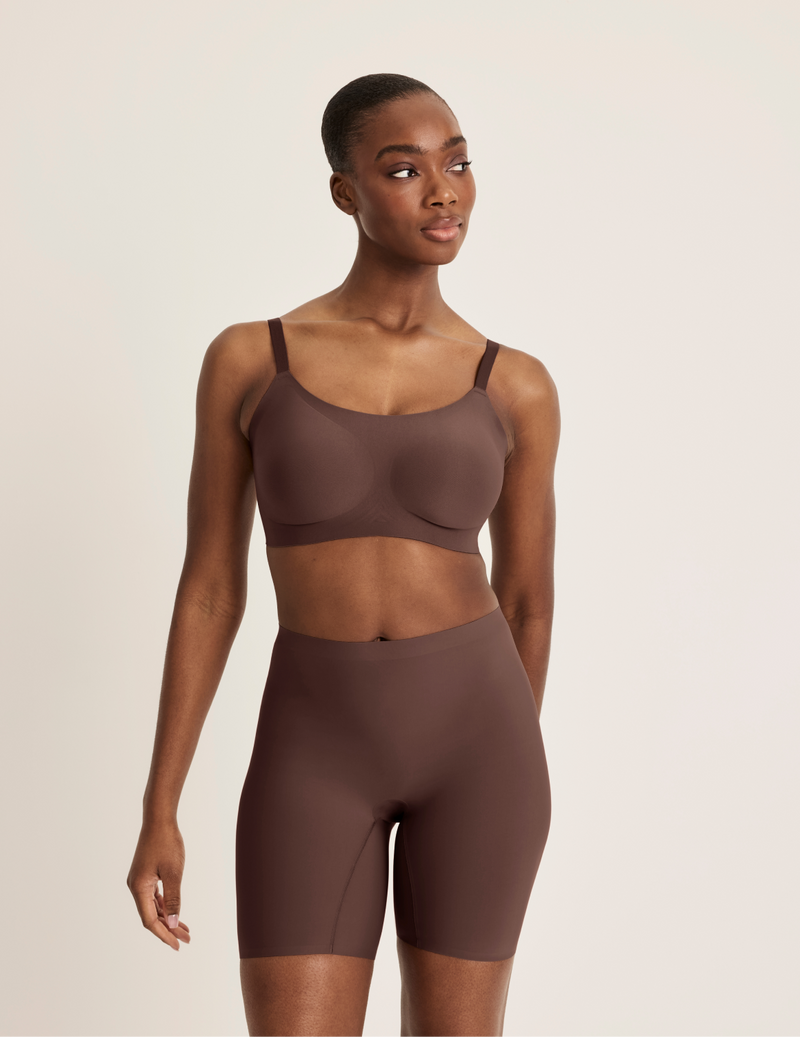 Orlane is wearing KNIX S | Sable