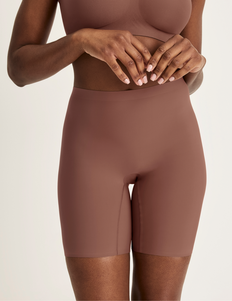 Orlane is wearing KNIX S | Sola