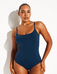 Amber is 5’10.5”, a 36C, has 44” hips and wears a Knix size L | Horizon
