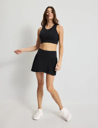 Sofia is 5’10”, and wearing KNIX S | Black