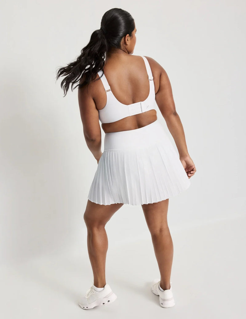 Adiya has 40” hips and wears a size L | White