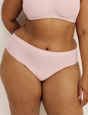 Leslie has 49” hips and wearing KNIX XXL | Rose Water