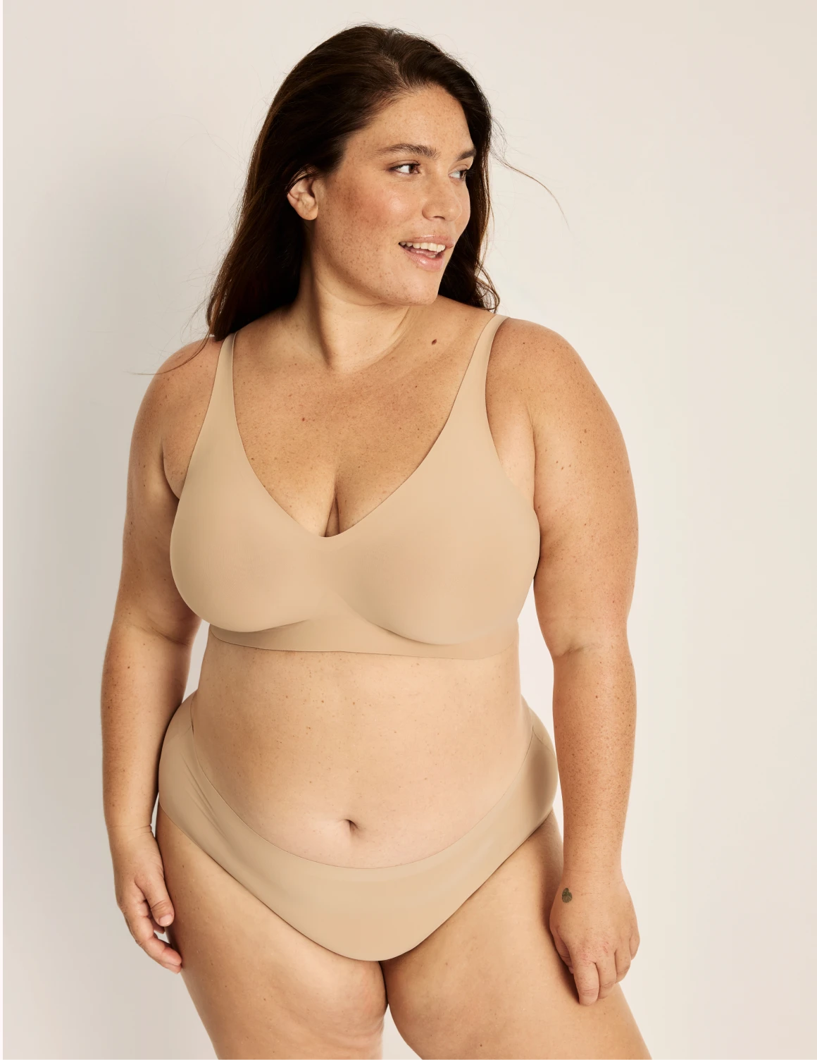 Clementine has 51” hips, and wearing KNIX XXL | Warm Sand