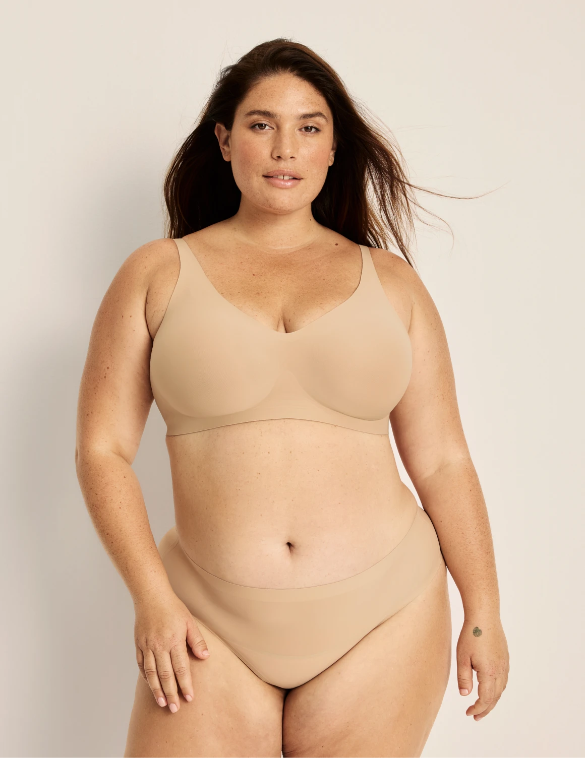 Clementine has 51” hips, and wearing KNIX XXL | Warm Sand