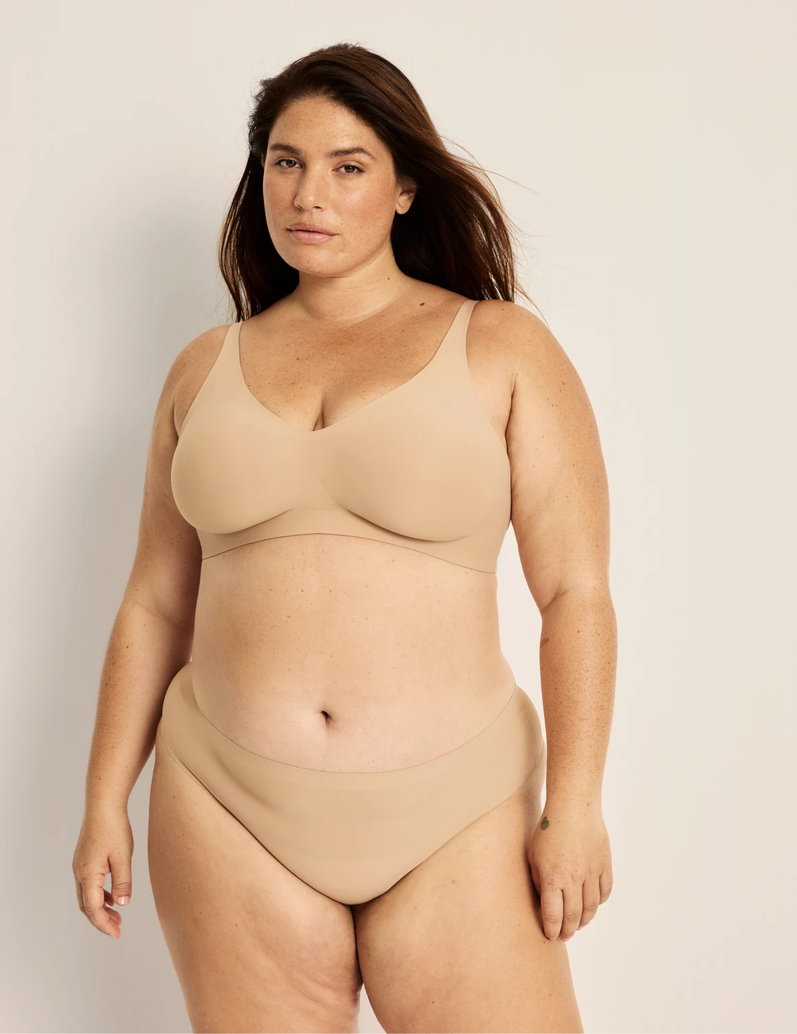 Clementine has 51” hips and wearing KNIX XXL | Warm Sand