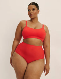 Leslie is a 38D and wearing KNIX XL+  | Cherry