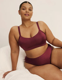 Leslie is a 38D and wearing KNIX XL+  | Dark Cherry Shimmer
