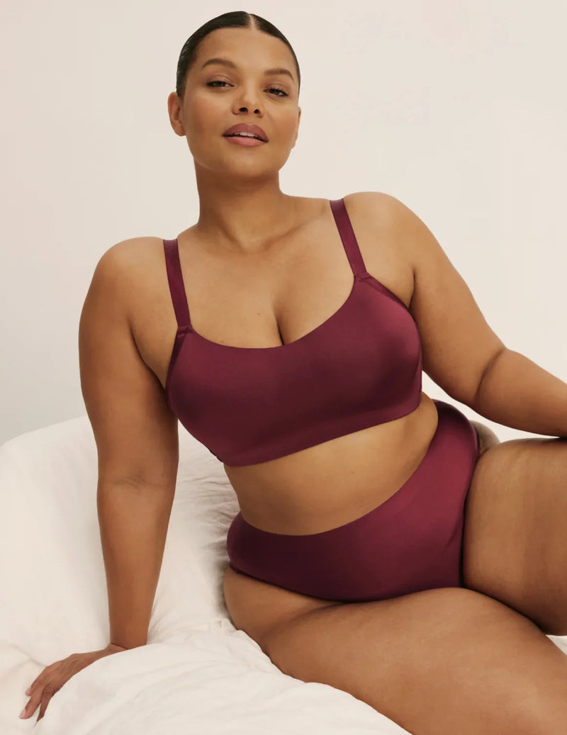 Leslie is a 38D and wearing KNIX XL+  | Dark Cherry Shimmer