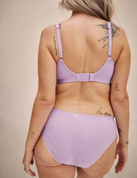 Sarah (Birds Papaya) is wearing KNIX M  | Lilac