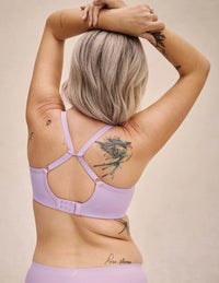 Sarah (Birds Papaya) is wearing KNIX M  | Lilac