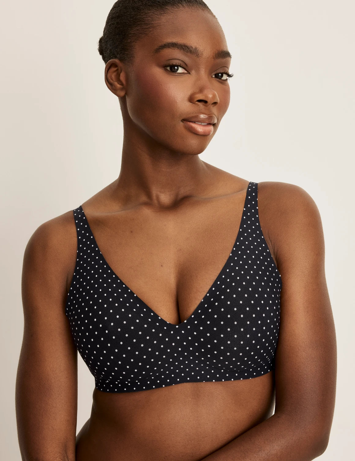 Orlane is a 32DD and wearing KNIX S+ | Black with White Polka Dot